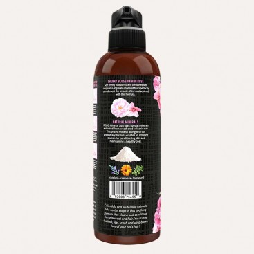 Шампунь для собак с экстрактом цвета вишни и садовой розы Reliq - Cherry blossom Shampoo, 500 мл