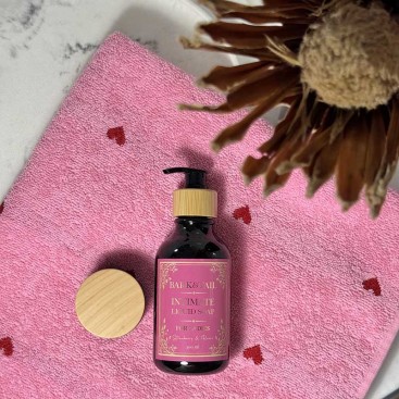 Жидкое мыло для интимных зон собак-девочек Bark&Tail - Intimate liquid paw soap for ladies, 300 мл