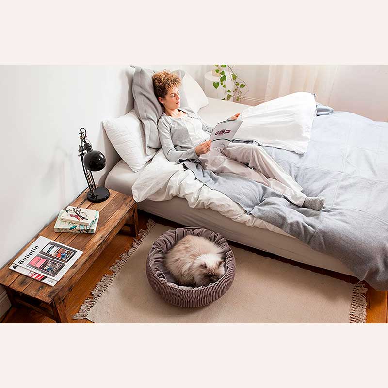 Круглий спальний кошик для собак і котів Curver - Keter, 55 x 54 x 21 см