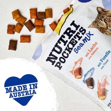 Вітамінні ласощі для котів з лососем, тріскою, креветками GimCat - Nutri Pockets Sea Mix, 150 г