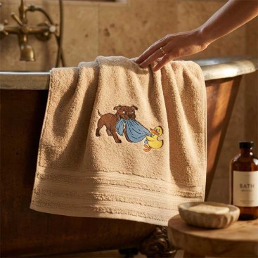 Полотенце для собак с вышивкой Montmorency - Tug of War Cream (130х70)