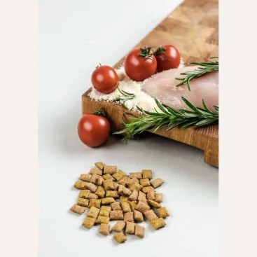 Хрумкі ласощі котів з куркою та сиром Savory - Snacks Pillows Gourmand with Chicken&Cheese, 60 г