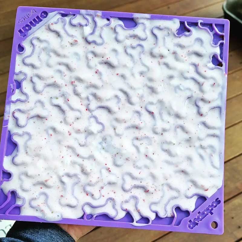 Силіконовий килимок для злизування ласощів SodaPup - Bones Design eMat, large Purple
