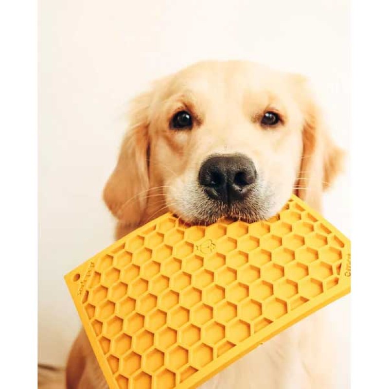 Силіконовий килимок для злизування ласощів SodaPup - Honeycomb E-Mat, large yellow
