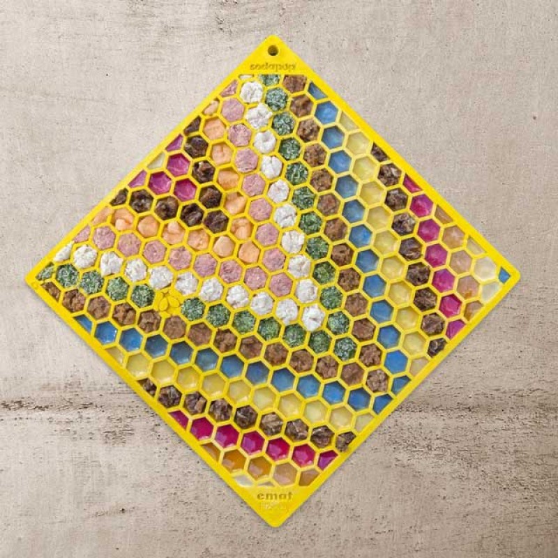Силіконовий килимок для злизування ласощів SodaPup - Honeycomb E-Mat, large yellow